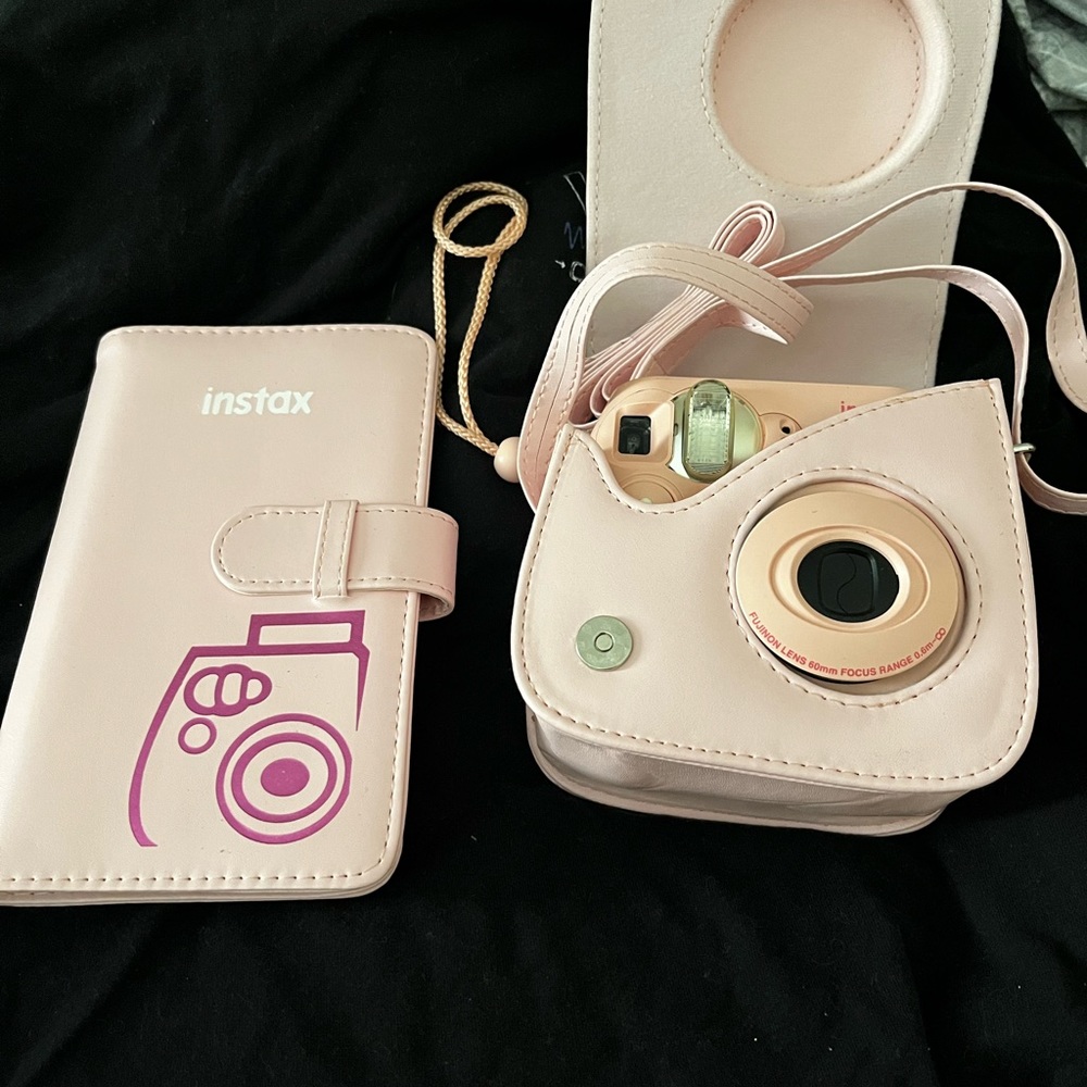 Instax camera good quality with case